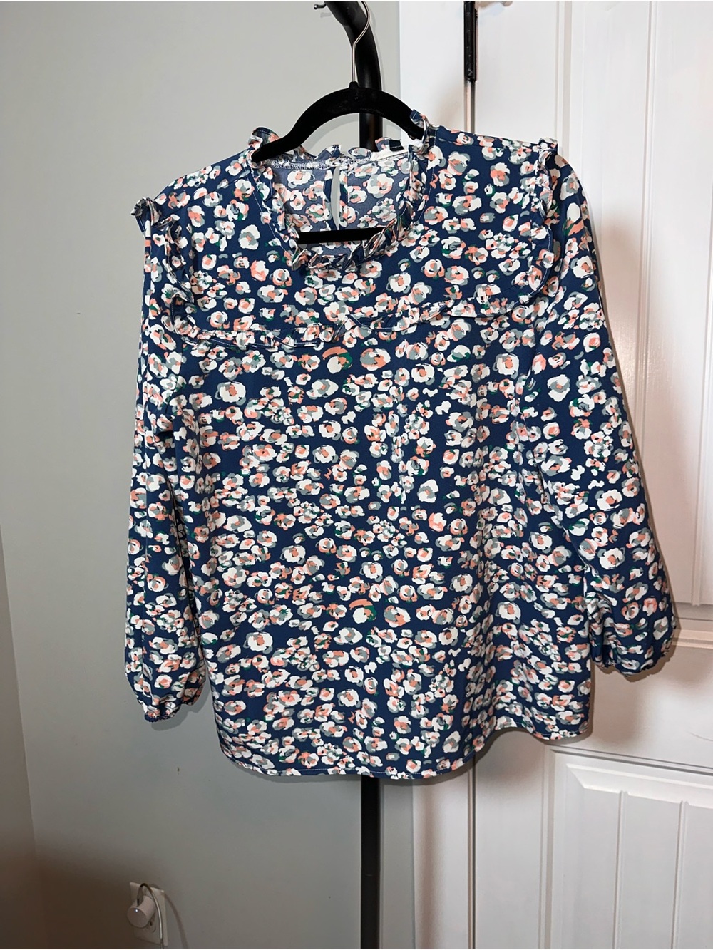 Michelle McDowell Size Medium Navy Floral Long Sleeve Blouse
